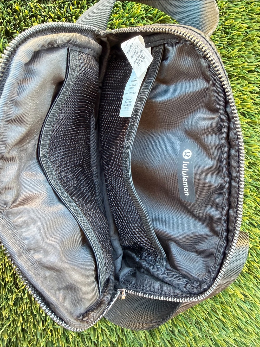 lululemon athletica Black Belt Bag with Raised Logo - Picture 3 of 3